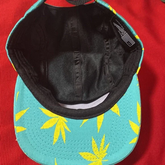 Baseball cap - Picture 2 of 3